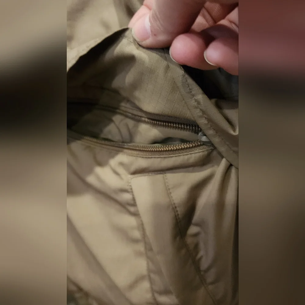 L.L. Bean Country Parka Windbreaker Tan hooded jacket, size Large